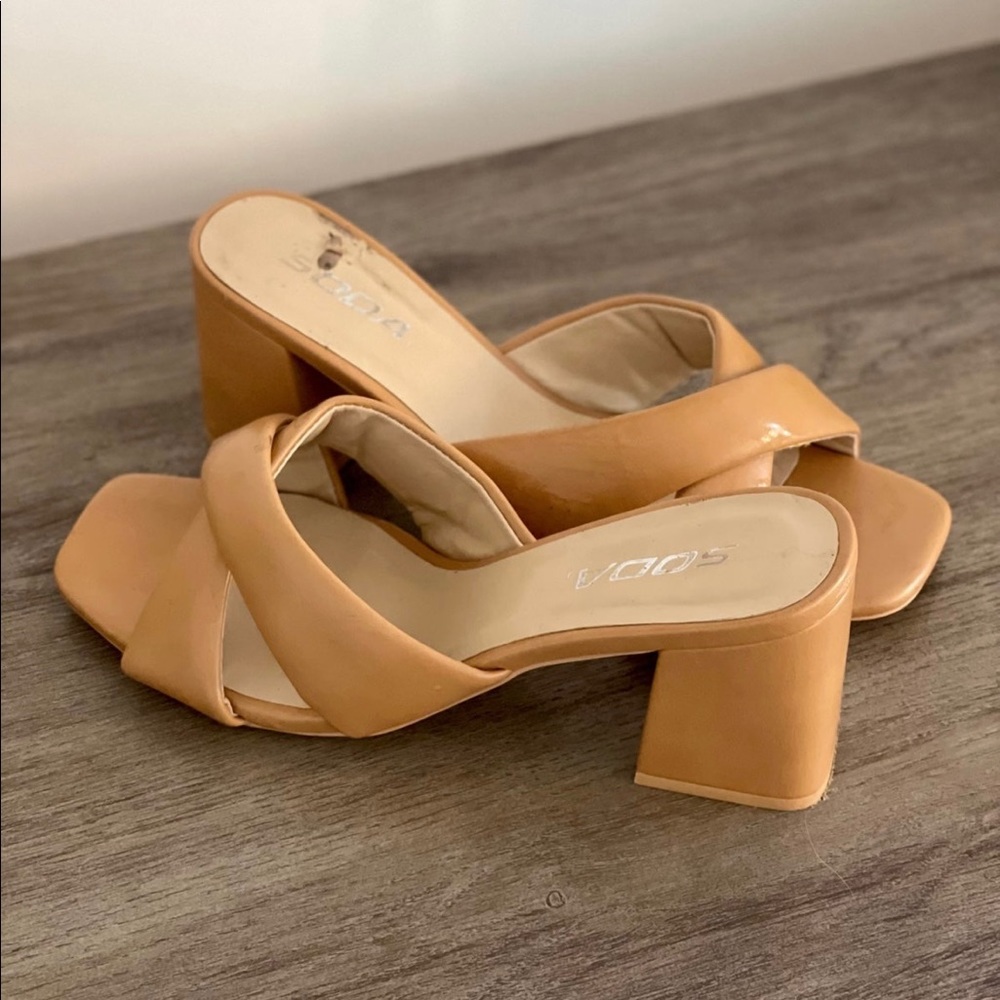 Beige heels
